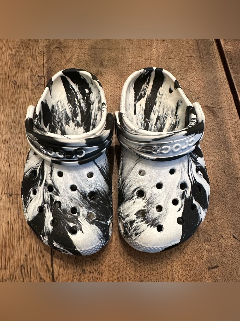 GUC CROCS Kids Black & White Marble Pattern Size C8.